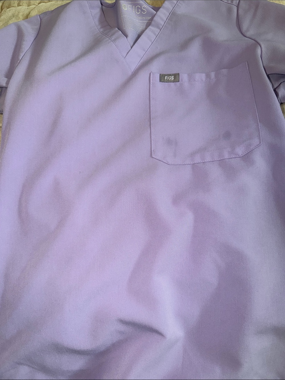 FIGS Catarina one pocket  Scrub Top Short Sleeve lavender